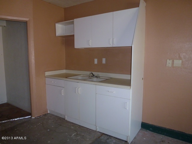 1837 East Grandview Road Phoenix, AZ 85022 - Photo 14 of 33 023-067793 -Kitchenette 1