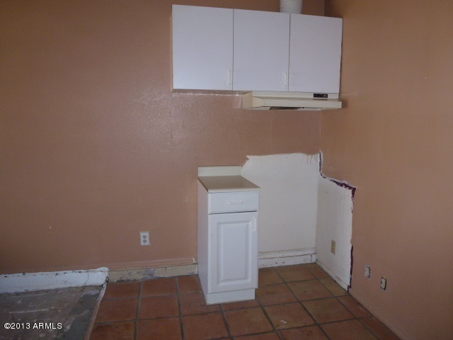 1837 East Grandview Road Phoenix, AZ 85022 - Photo 15 of 33 023-067793 -Kitchenette 2