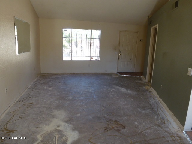 1837 East Grandview Road Phoenix, AZ 85022 - Photo 16 of 33 023-067793 Living Room 1