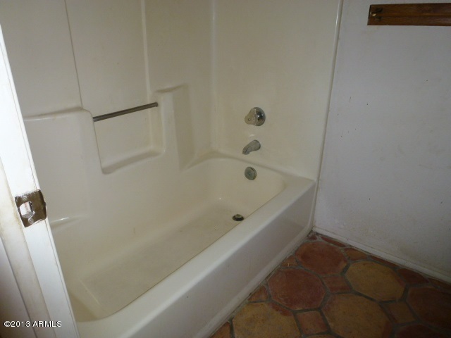1837 East Grandview Road Phoenix, AZ 85022 - Photo 18 of 33 023-067793 - Bathroom 1