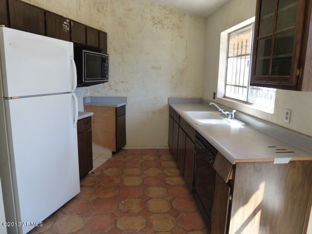 1837 East Grandview Road Phoenix, AZ 85022 - Photo 25 of 33 023-067793 - Kitchen 1