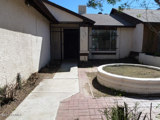 1837 East Grandview Road Phoenix, AZ 85022 - Photo 4 of 33 023-067793 - Entrance