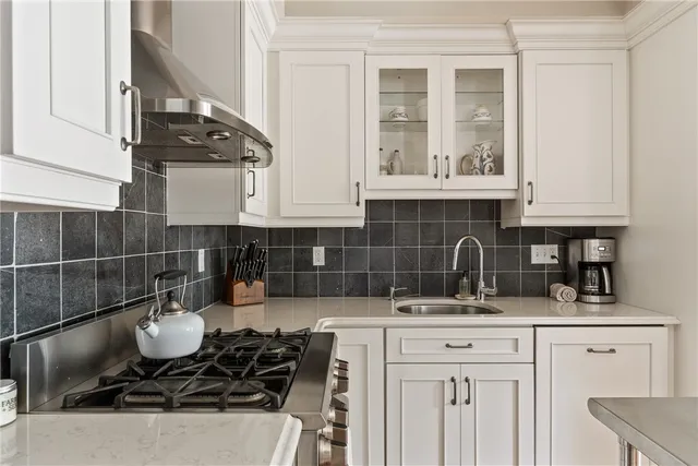 $18,000 | 21 John Street, Newport, RI 02840