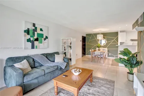 $170,000 | 5821 Washington Street, Unit 30, Hollywood, FL 33023