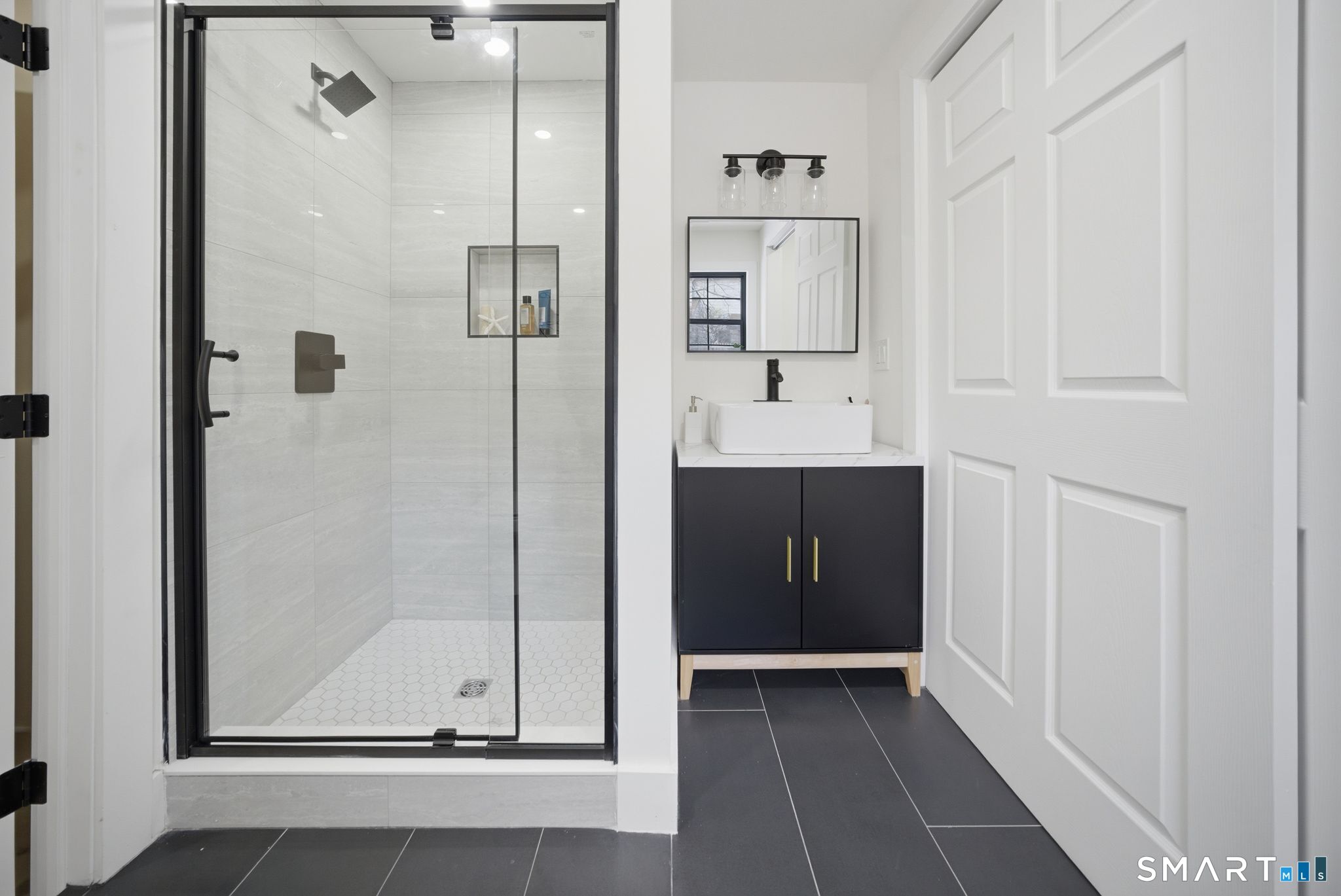 101 Parade Hill Road New Canaan, CT 06840 - Photo 25 of 40 a bathroom with a shower