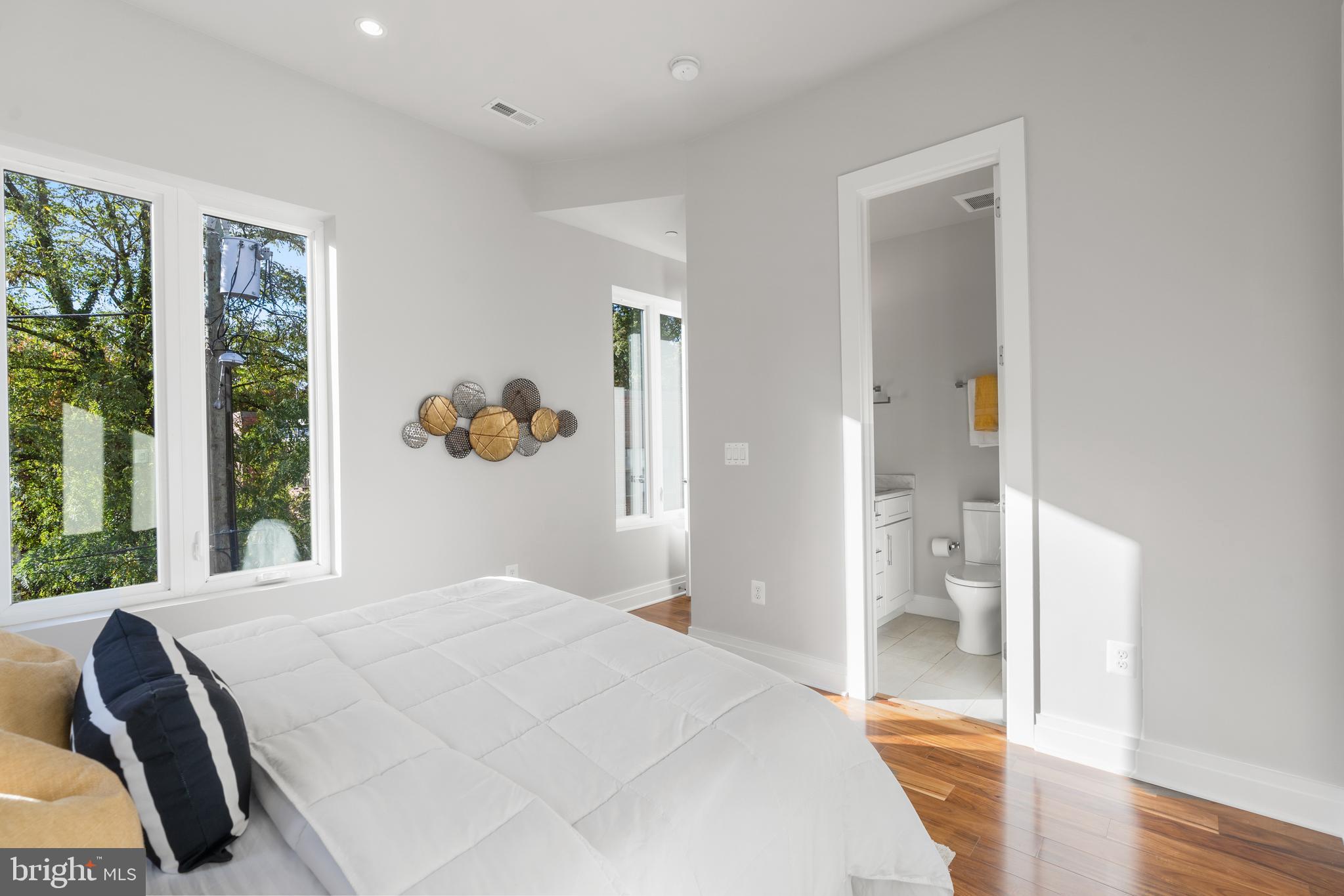 4012 Edmunds Street Northwest, Unit PH2 Washington, DC 20007 - Photo 11 of 23