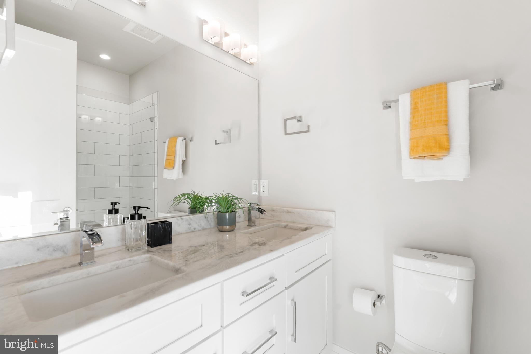 4012 Edmunds Street Northwest, Unit PH2 Washington, DC 20007 - Photo 12 of 23 Primary Bathroom