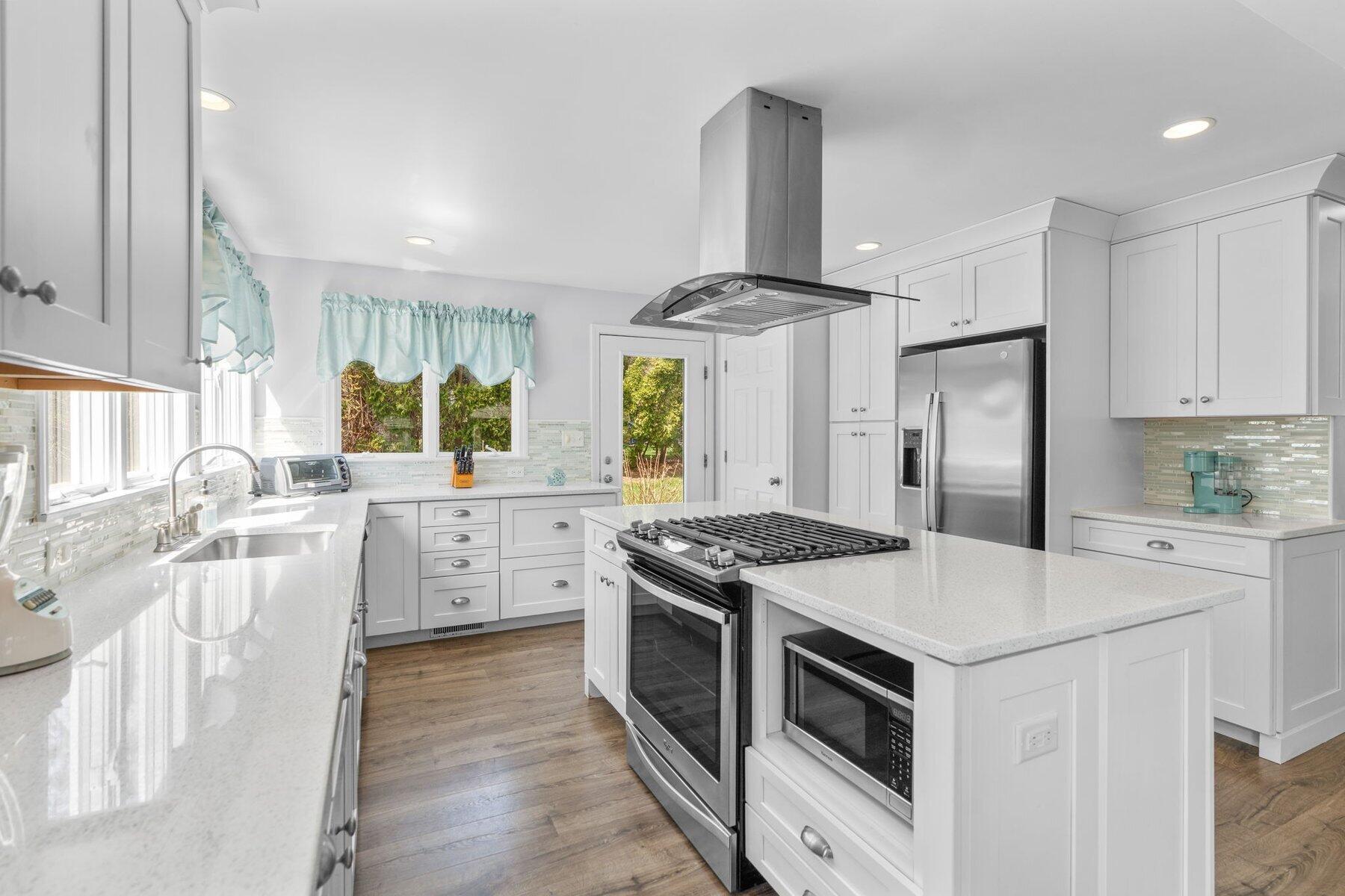 37 Uncle Henrys Road Mashpee, MA 02649 - Photo 3 of 38 14-custom-37 Uncle Henry's Hi Res-16