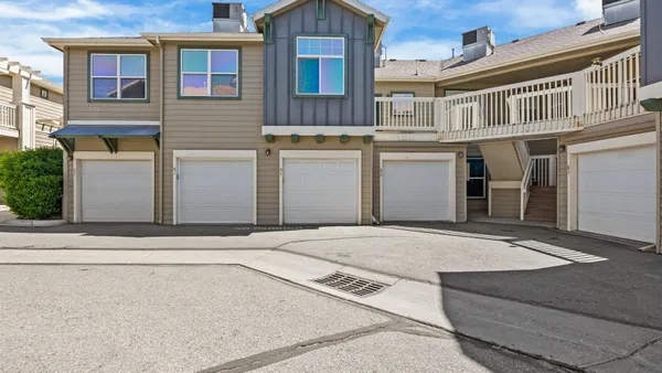 $324,900 | 2491 Fountain Greens Place, Unit B8, Grand Junction, CO 81505