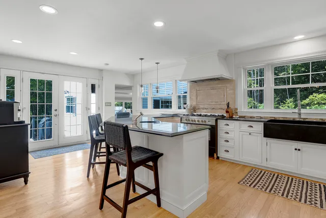 $1,550,000 | 186 Foreside Road, Cumberland, ME 04110