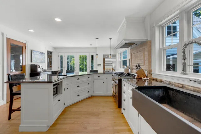 $1,550,000 | 186 Foreside Road, Cumberland, ME 04110