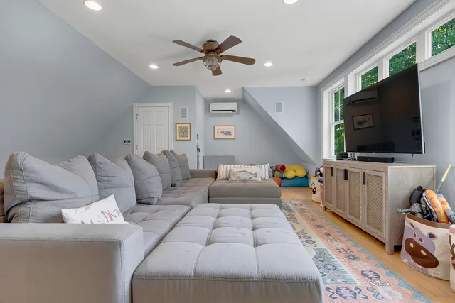 $1,550,000 | 186 Foreside Road, Cumberland, ME 04110