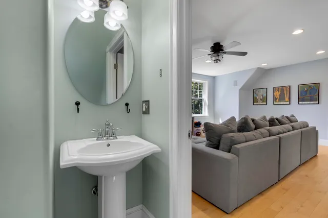 $1,550,000 | 186 Foreside Road, Cumberland, ME 04110