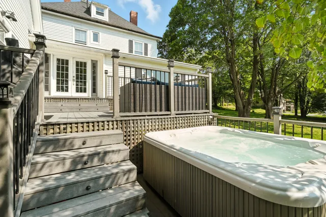 $1,550,000 | 186 Foreside Road, Cumberland, ME 04110