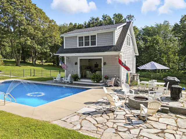 $1,550,000 | 186 Foreside Road, Cumberland, ME 04110