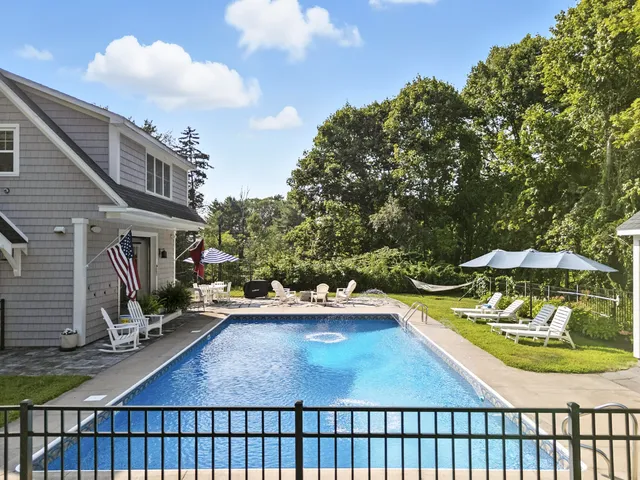 $1,550,000 | 186 Foreside Road, Cumberland, ME 04110