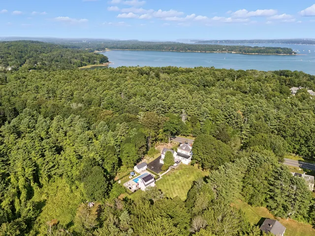 $1,550,000 | 186 Foreside Road, Cumberland, ME 04110