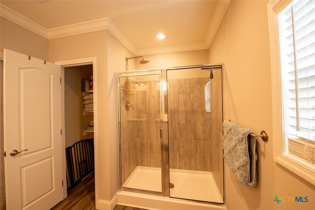 11720 Thousand Trails Road, Unit 35 Conroe, TX 77304 - Photo 12 of 20 master bath