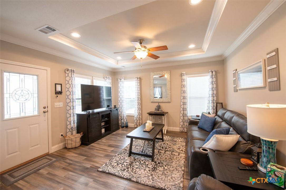 11720 Thousand Trails Road, Unit 35 Conroe, TX 77304 - Photo 8 of 20 open living room