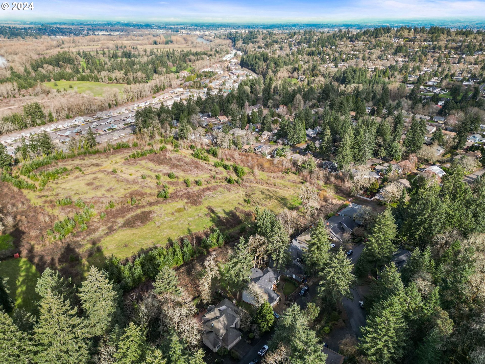 2375 Heath Street South Salem, OR 97302 - Photo 8 of 8 a view of a yard from a yard