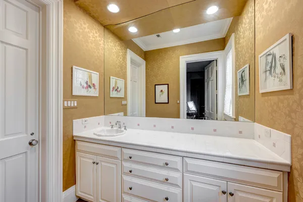 $10,000,000 | 3653 Inverness Drive, Houston, TX 77019