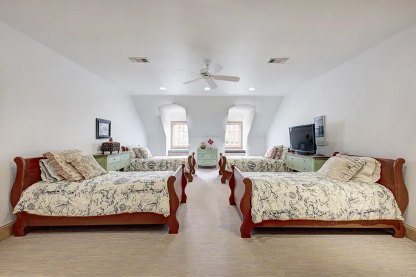 $10,000,000 | 3653 Inverness Drive, Houston, TX 77019