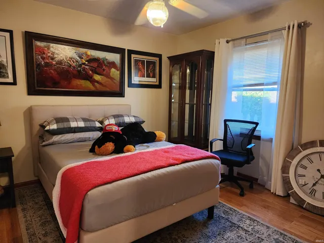 $214,900 | 2131 West Iowa Street, Evansville, IN 47712