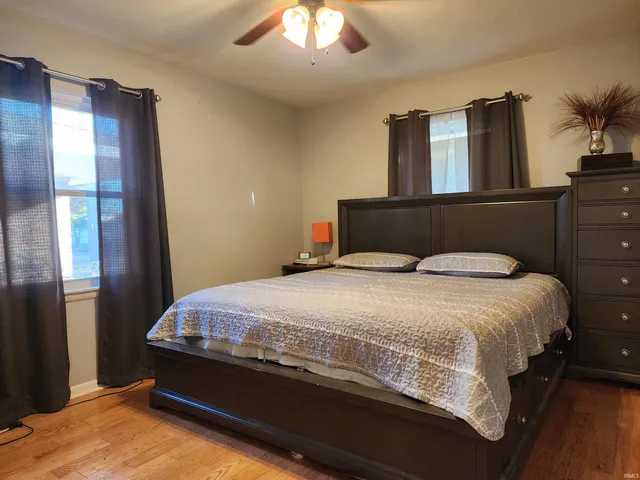 $214,900 | 2131 West Iowa Street, Evansville, IN 47712