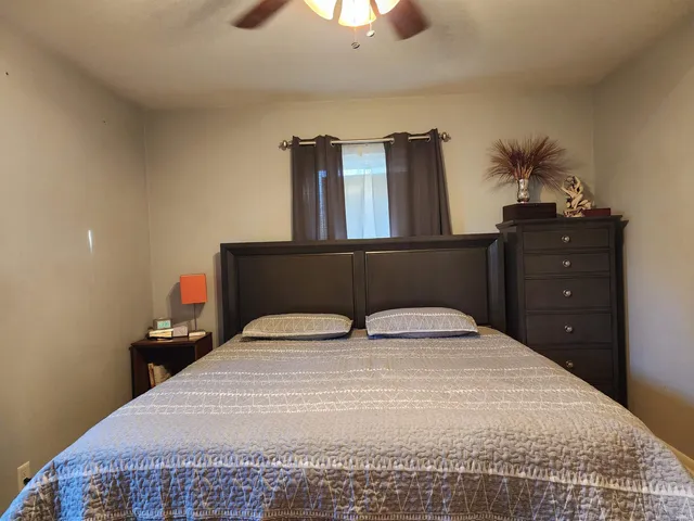 $214,900 | 2131 West Iowa Street, Evansville, IN 47712