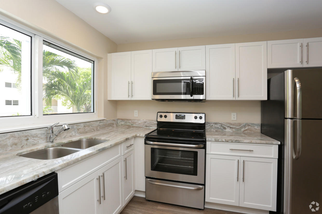 611 East Woolbright Road, Unit A402 Boynton Beach, FL 33435 - Photo 6 of 8 Contemporary Finish