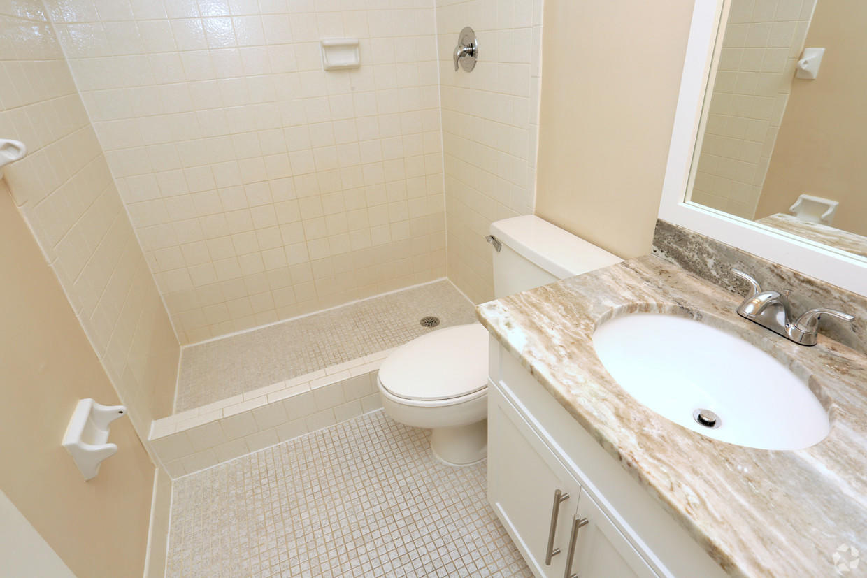 611 East Woolbright Road, Unit A402 Boynton Beach, FL 33435 - Photo 8 of 8 Contemporary Bath