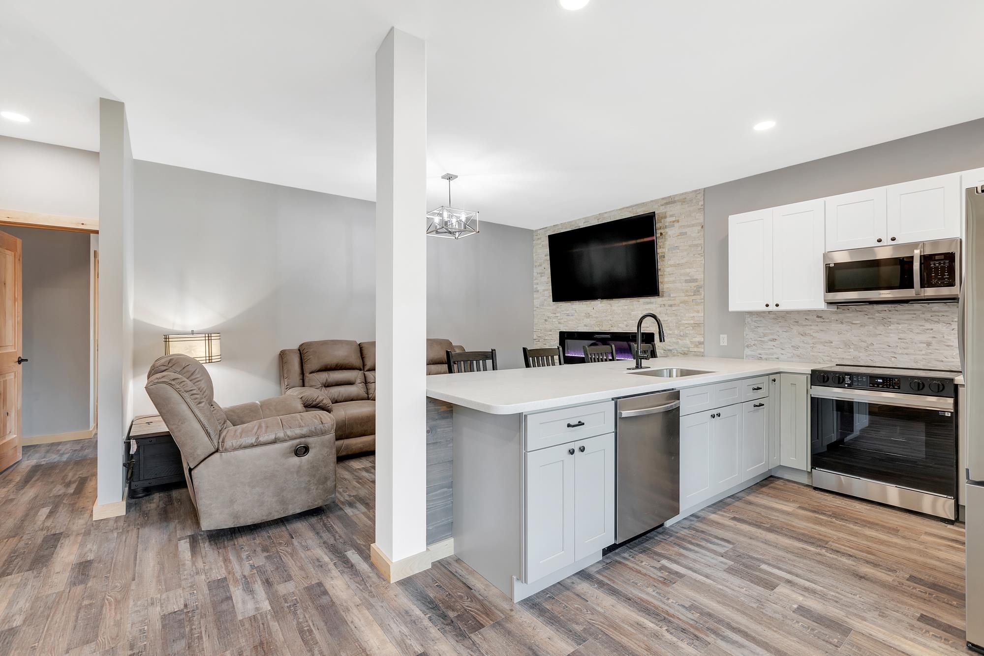 85 Main Street, Unit 101 Ludlow, VT 05149 - Photo 33 of 51