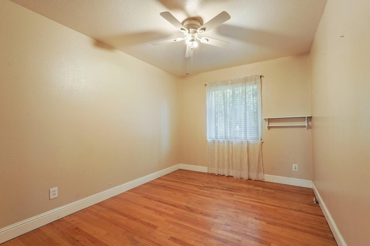 1007 Cardinal Street Lodi, CA 95240 - Photo 16 of 36