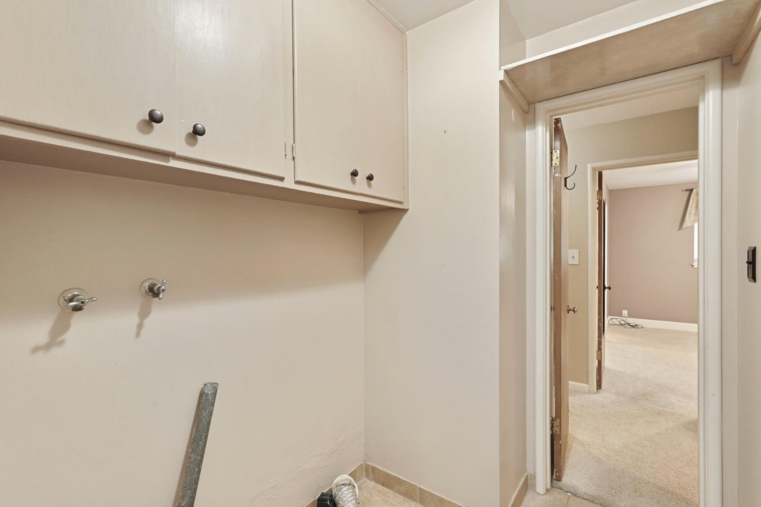 1007 Cardinal Street Lodi, CA 95240 - Photo 24 of 31 a bathroom with a shower