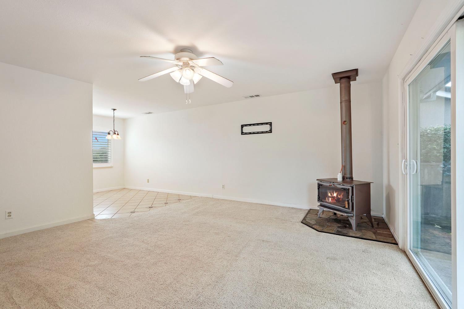 1007 Cardinal Street Lodi, CA 95240 - Photo 7 of 31 a view of a room with gym equipment