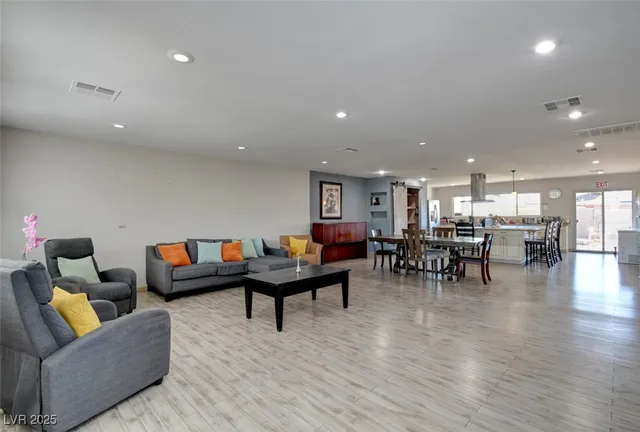 $2,995 | 603 Palmhurst Drive, Las Vegas, NV 89145