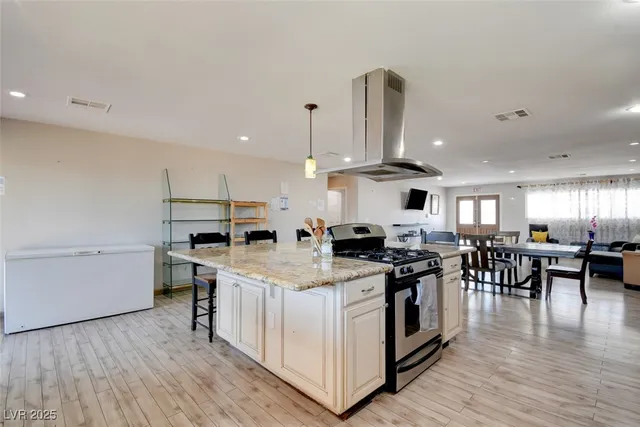 $2,995 | 603 Palmhurst Drive, Las Vegas, NV 89145