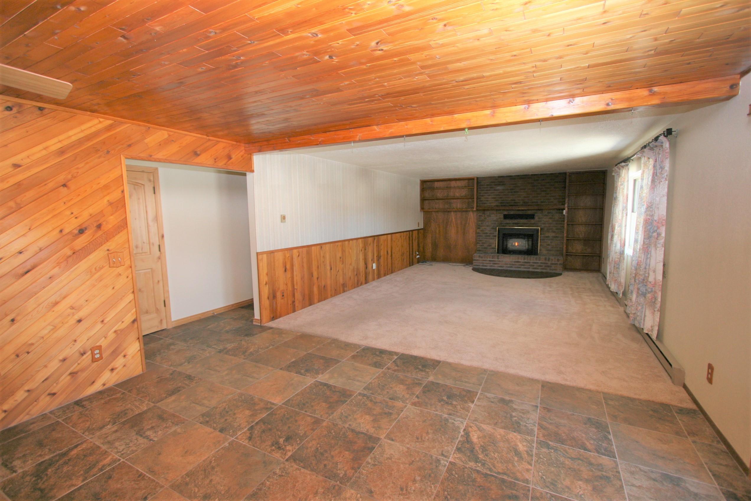 5733 County Road 23 Ridgway, CO 81432 - Photo 8 of 36 a view of an empty room