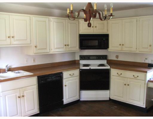 862 New Castle Road Slippery Rock, PA 16057 - Photo 4 of 8 Kitchen. Updated Kitchen