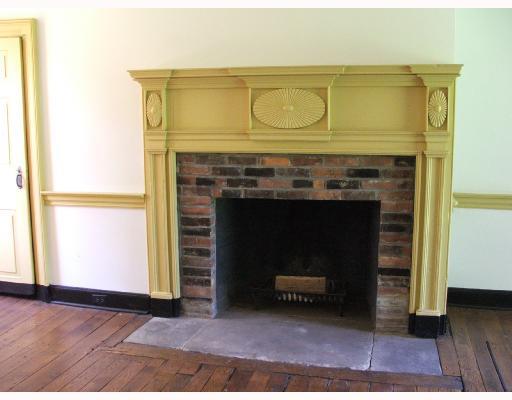 862 New Castle Road Slippery Rock, PA 16057 - Photo 5 of 8 Living Room.