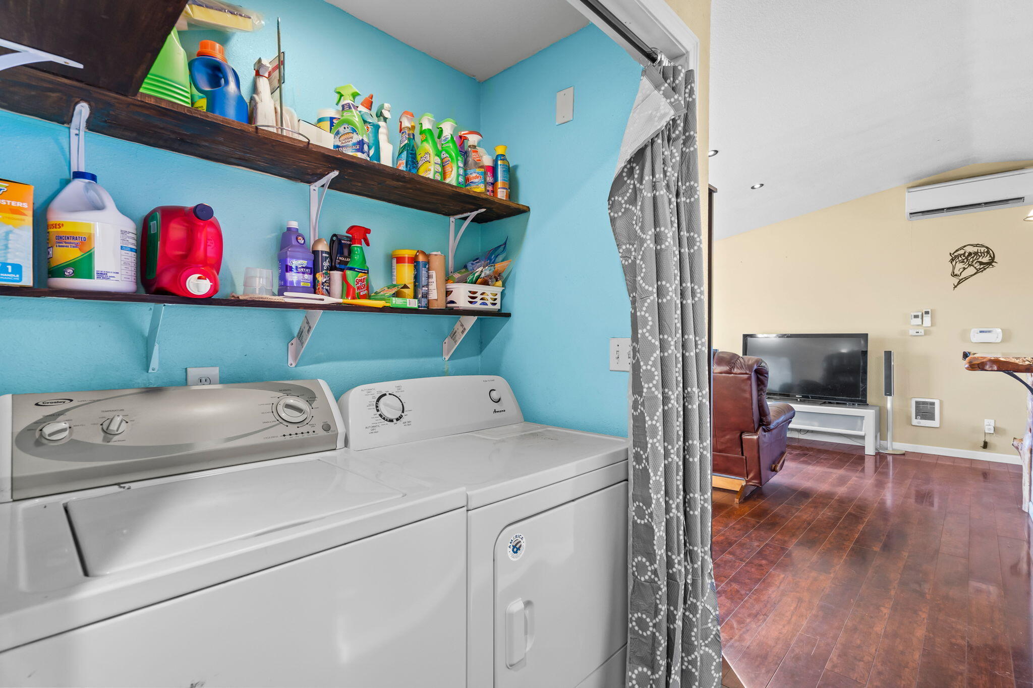 803 Scenic Loop Culver, OR 97734 - Photo 15 of 22 Laundry in Main Hallway