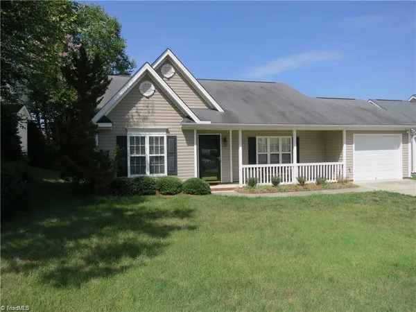 $1,795 | 2428 Somerset Pl Drive, Winston-Salem, NC 27103