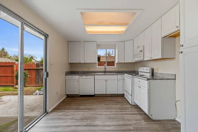 $399,995 | 3105 Trudi Way, Modesto, CA 95354