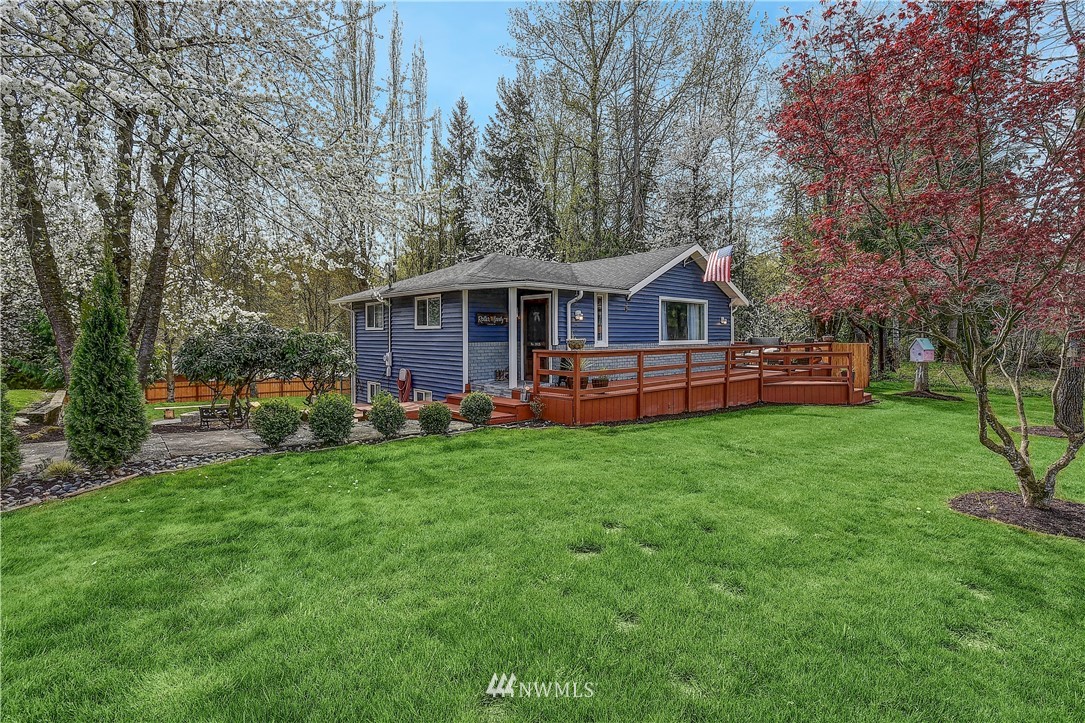 19025 Southeast Lake Youngs Road Renton, WA 98058 - Photo 1 of 33