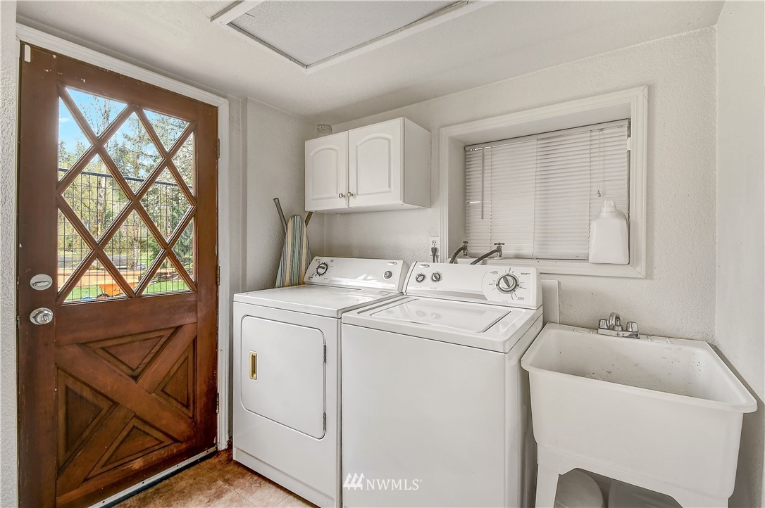 19025 Southeast Lake Youngs Road Renton, WA 98058 - Photo 23 of 33
