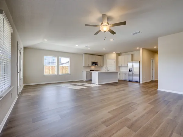 $2,195 | 100 Greenspire Lane, Hutto, TX 78634