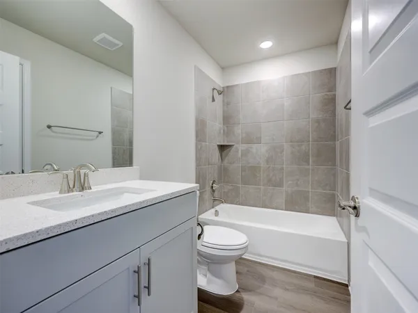 $2,195 | 100 Greenspire Lane, Hutto, TX 78634