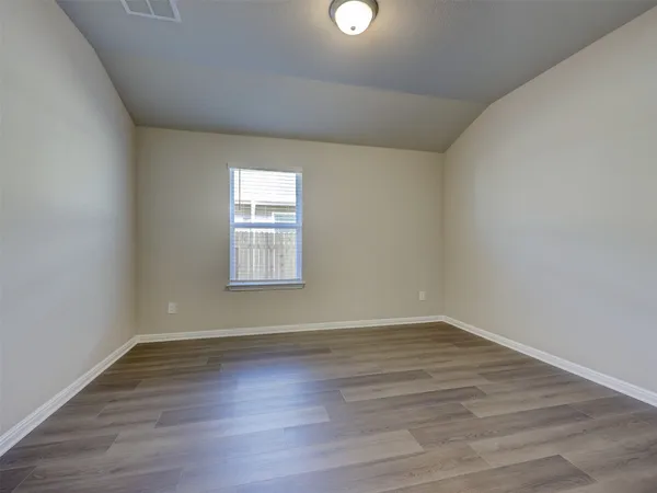 $2,195 | 100 Greenspire Lane, Hutto, TX 78634