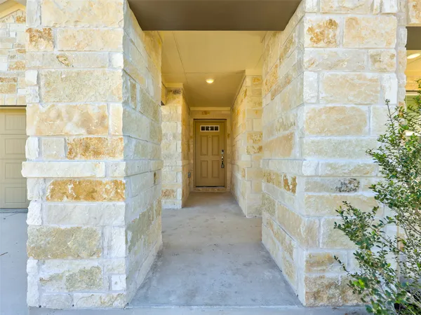 $2,195 | 100 Greenspire Lane, Hutto, TX 78634