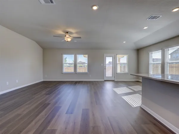 $2,195 | 100 Greenspire Lane, Hutto, TX 78634